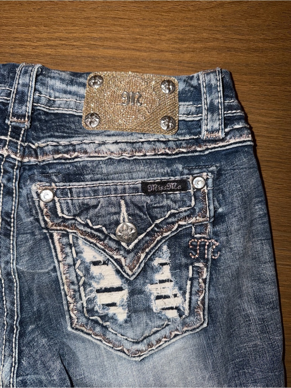 Miss Me Women’s Faded Blue Straight Jeans